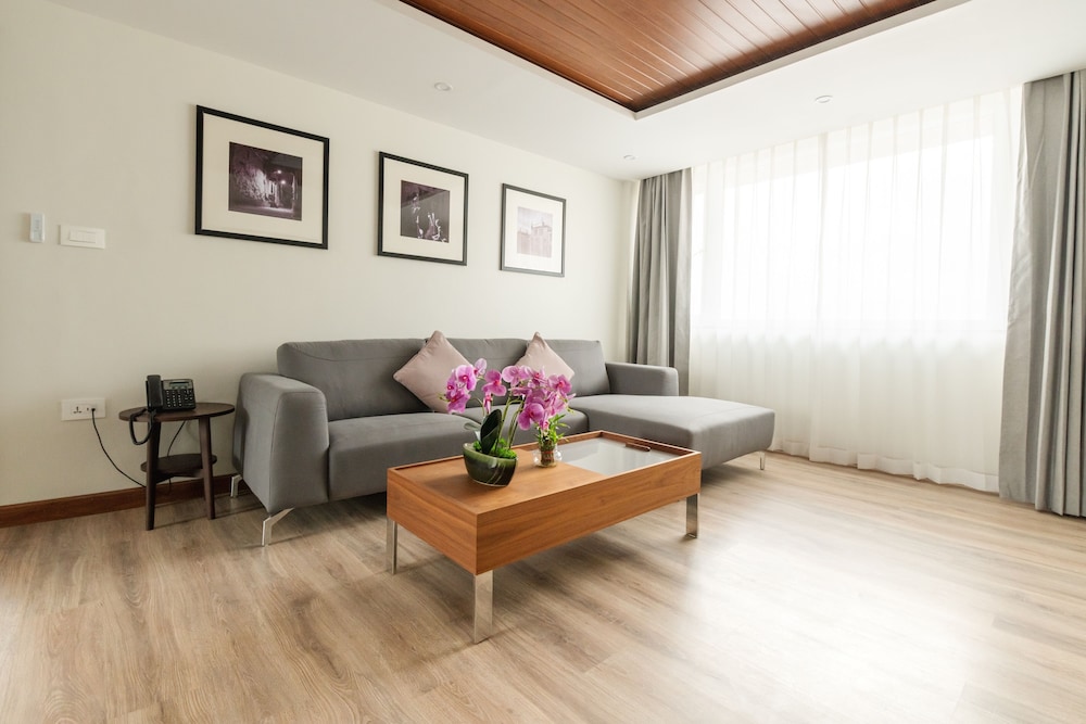 Mila Hotel 58/86
