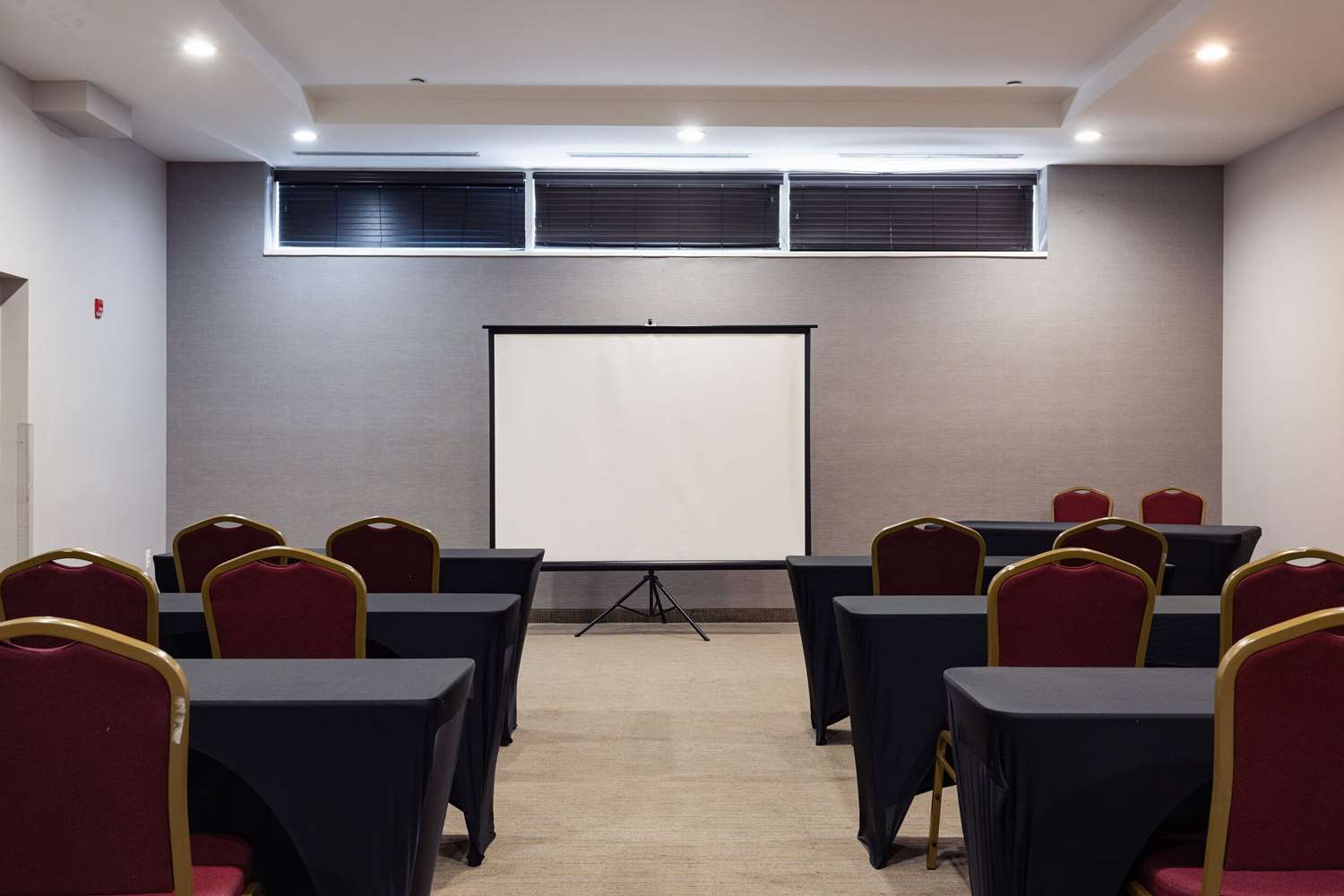 Country Inn & Suites by Radisson, Baltimore BWI Airport 30/40