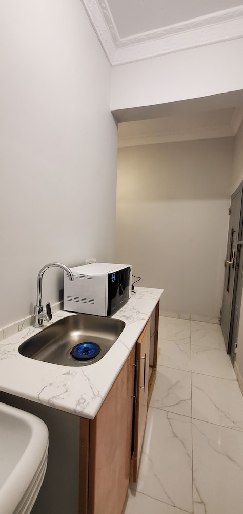 أجنحة ريحان الورود(Rihanat Al Worood Suites Khamis Mushait) 31/34