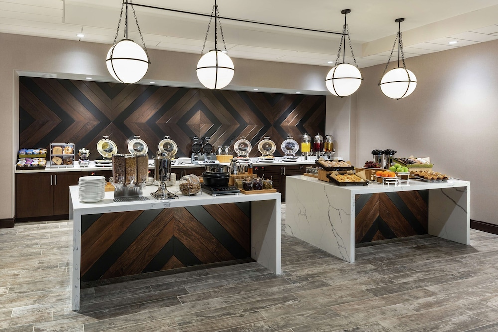 Doubletree By Hilton Jamestown 62/68