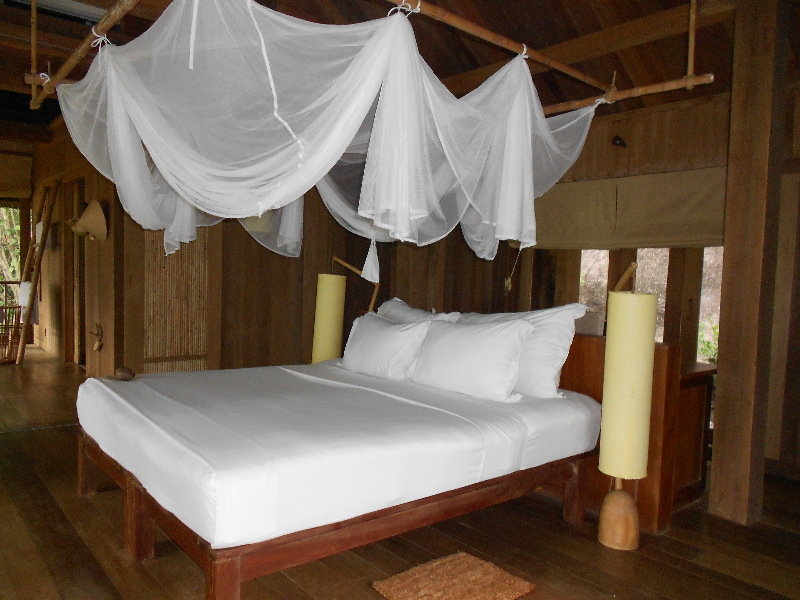 2 Bedrooms, Pool