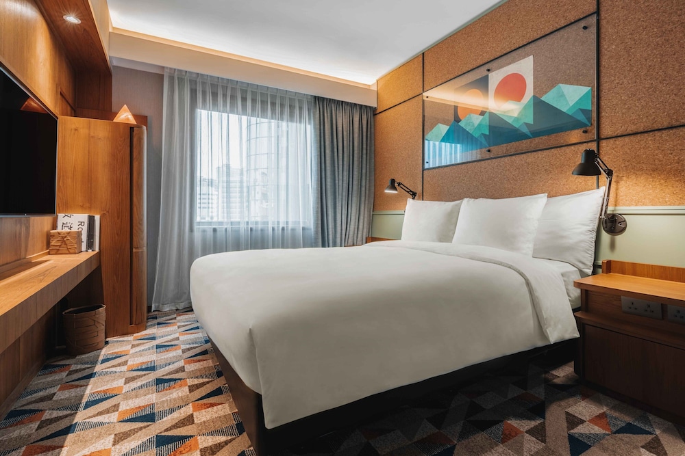 Eaton, Suite, Queen Bed