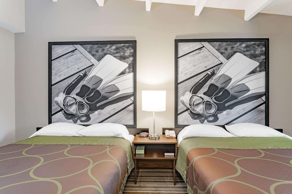 Super 8 By Wyndham Melbourne 35/43