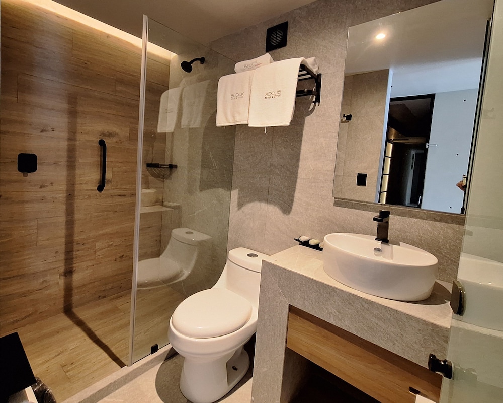 Hotel Block Suites 66/69