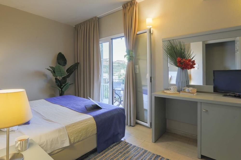 Nimfi Hotel, Skiathos 13/50