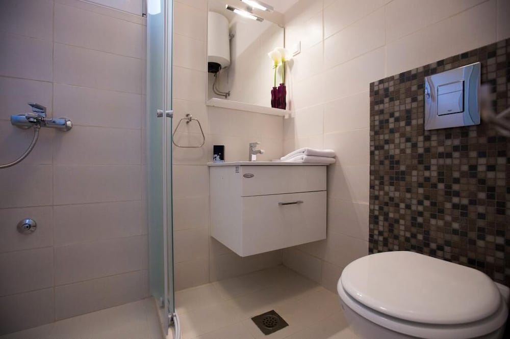 APARTMENTS VILLA ROZA 67/67
