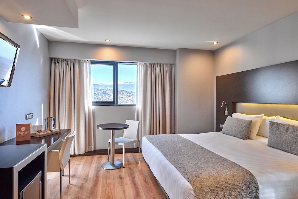 TOWER, SUPERIOR, DOUBLE BED