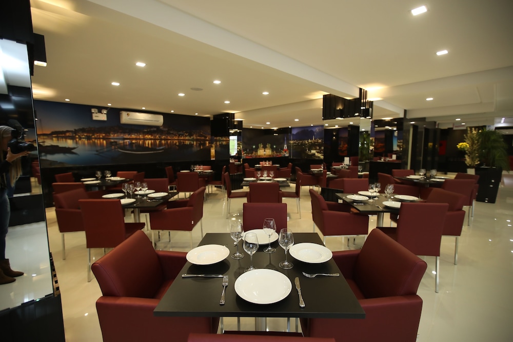Holiday And Business Hotel 40/50