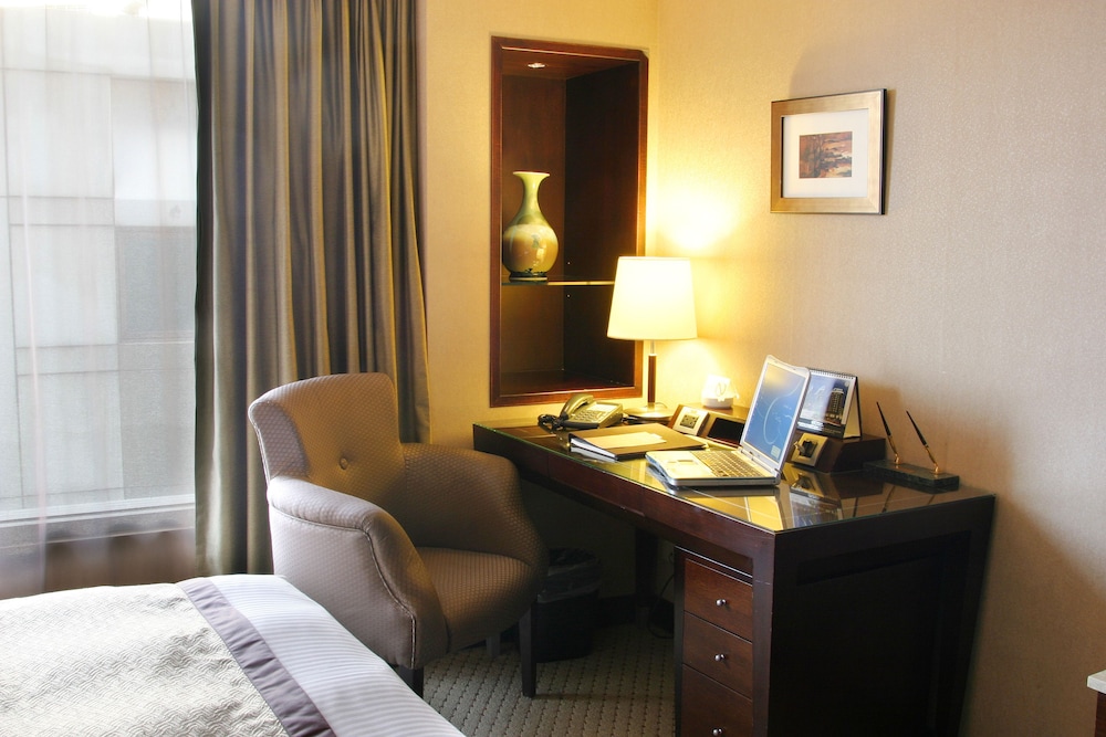 Grand Forward Hotel 14/36