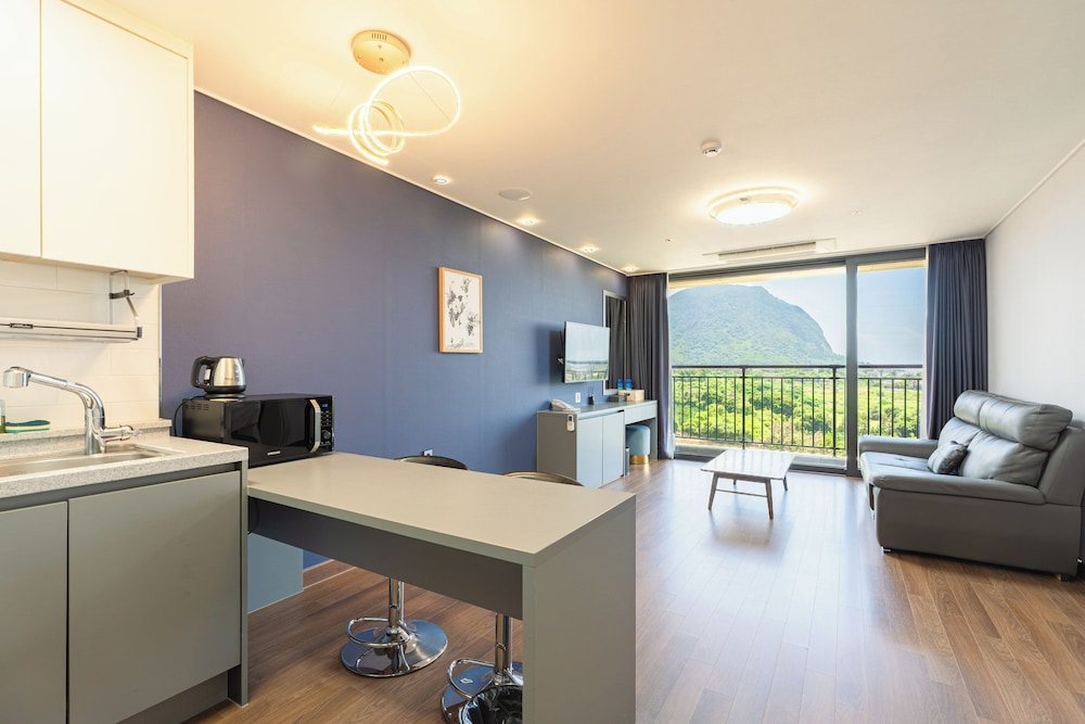 Sanbangsan Hotel 9/50