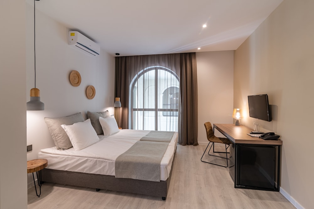 Primorski Hotel 16/64