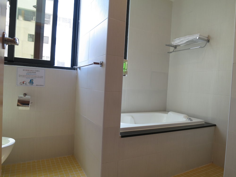 Tan Hui Hotel 46/46