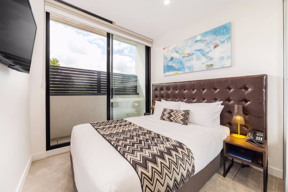 Whitehorse Apartment Hotel 12/47