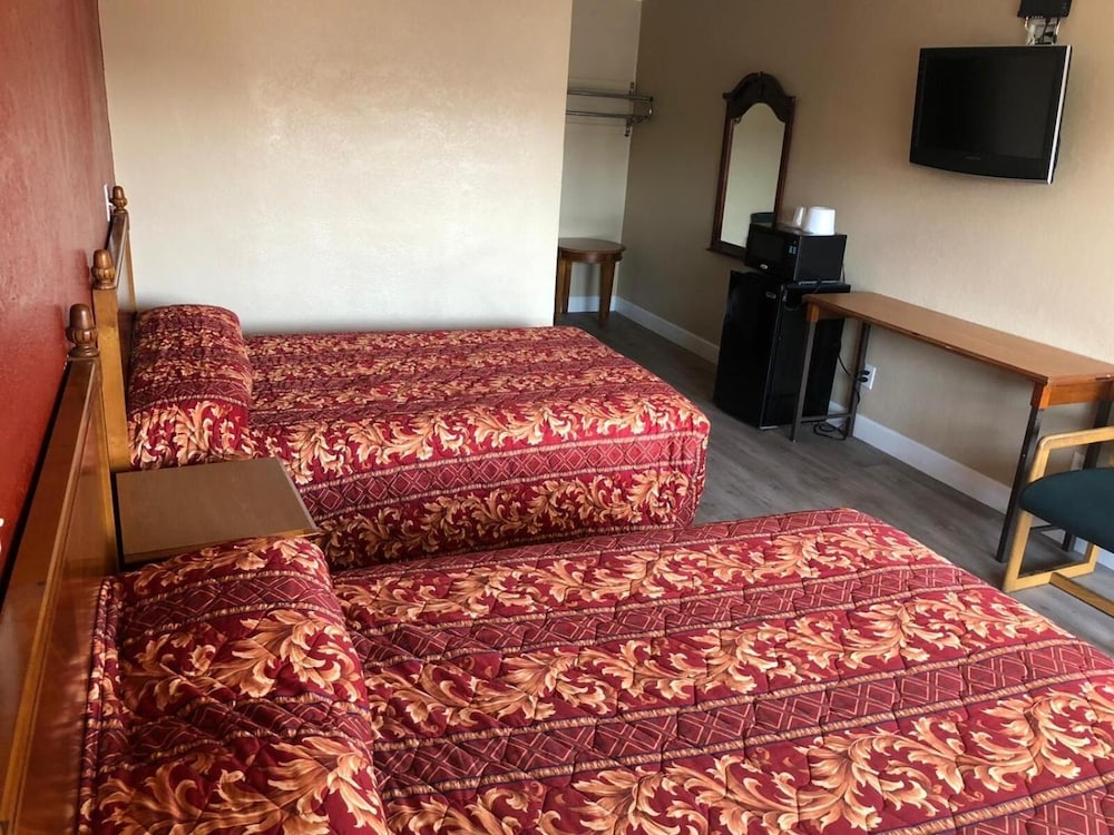 Aqua Inn Motel 20/28