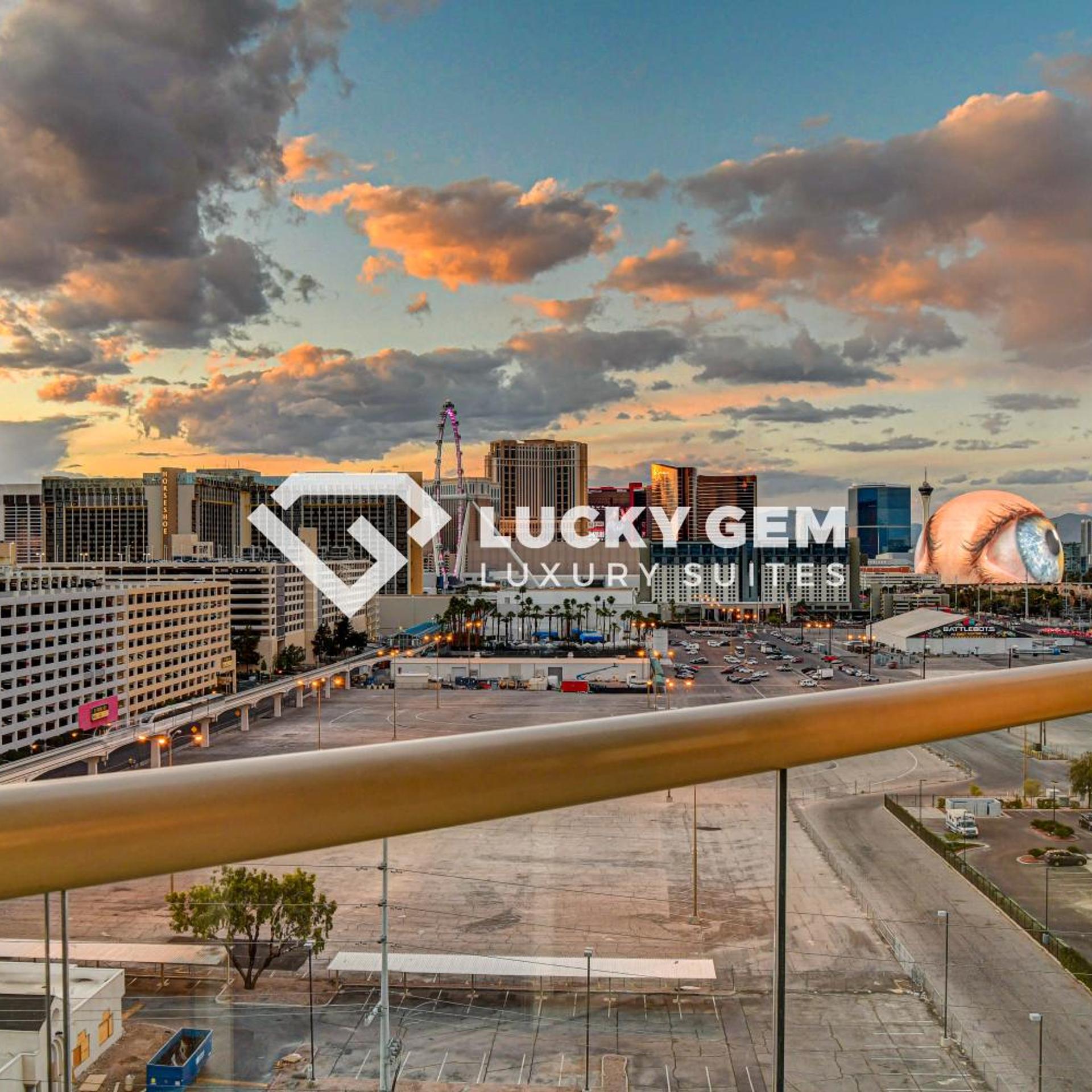 SPHERE VIEW - Signature MGM Resort Lucky Gem Penthouse & Luxury Suites 10817 40/49