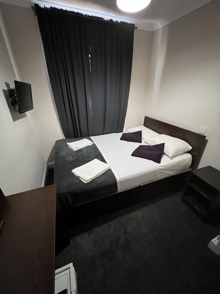 Goodwood Hotel 33/50