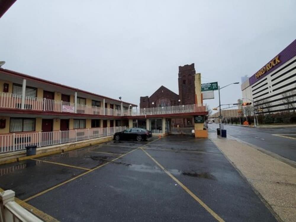 Atlantic Motor Inn Near Boardwalk 23/39