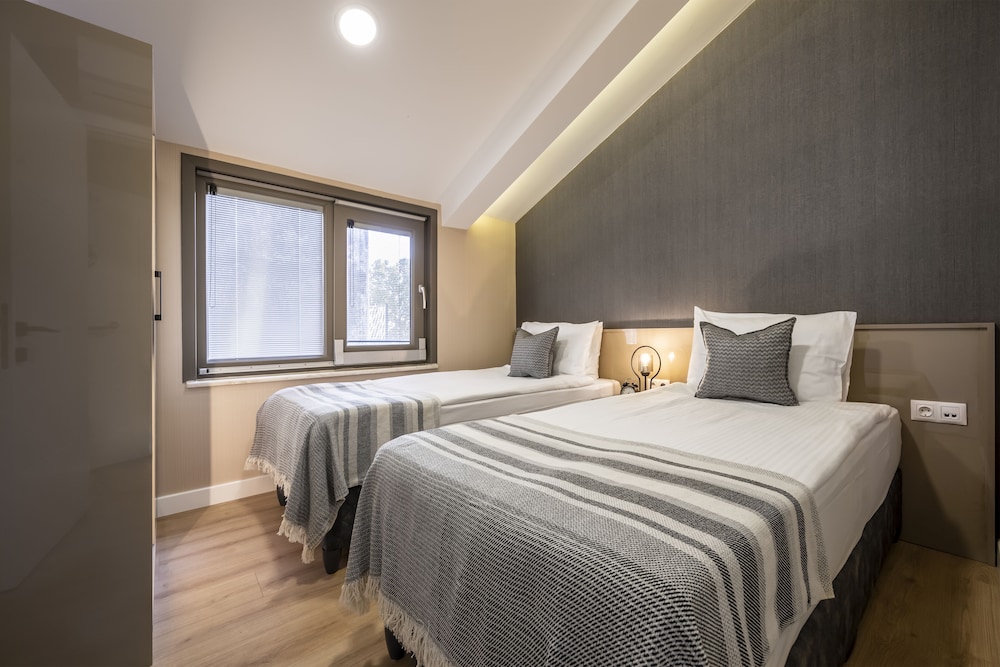 Ciragan Bosphorus Apartments 27/61