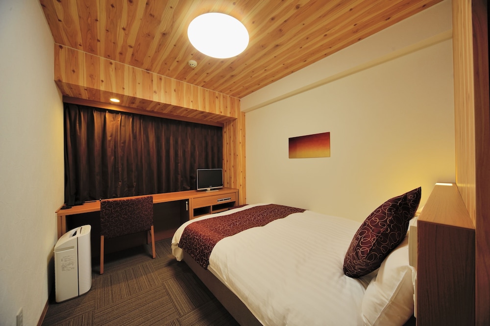 MODERATE, DOUBLE BED