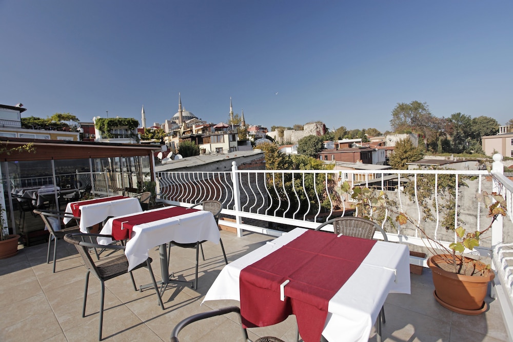 SPINEL HOTEL 18/50