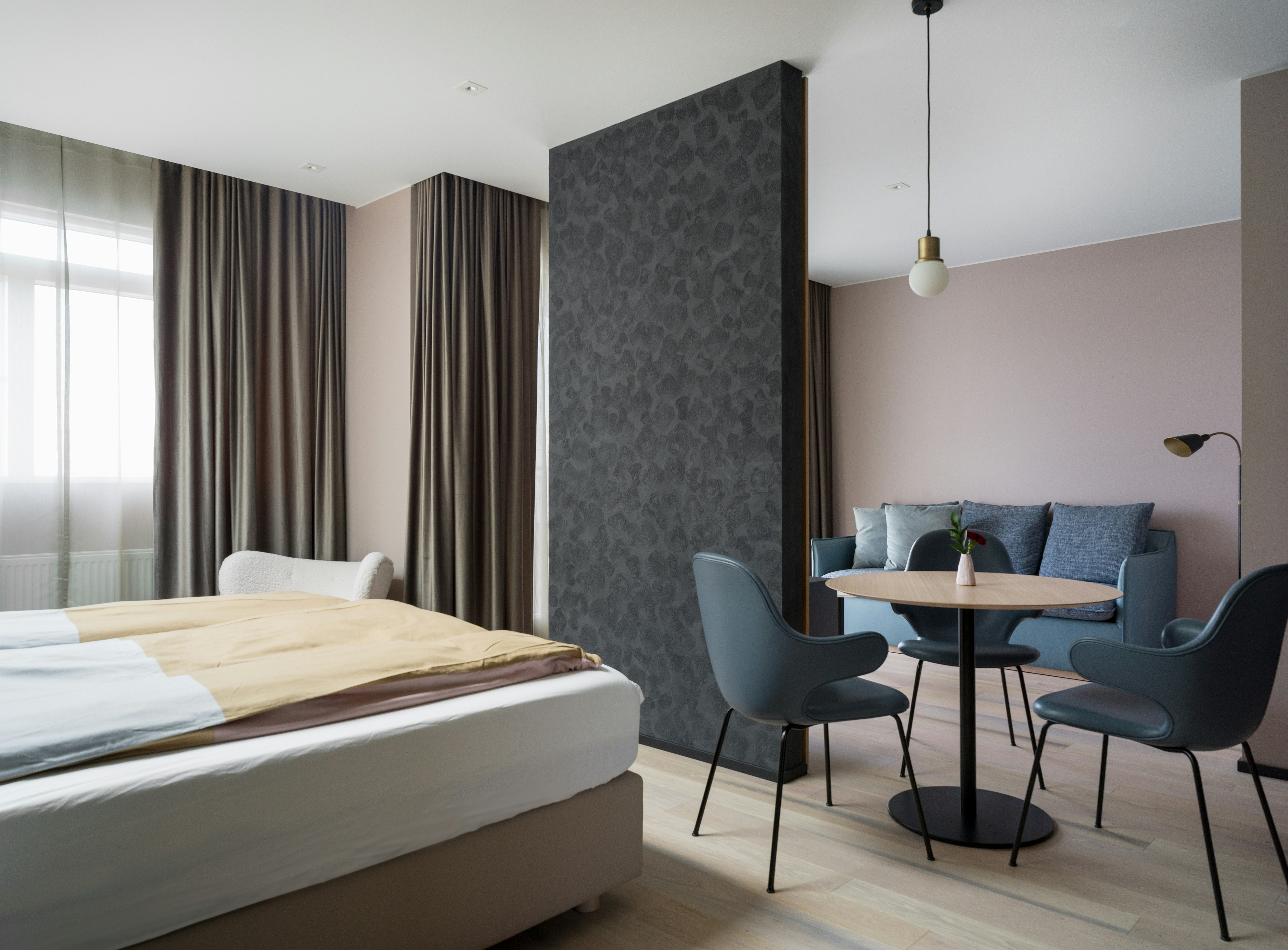 Hotel Lotus 13/50