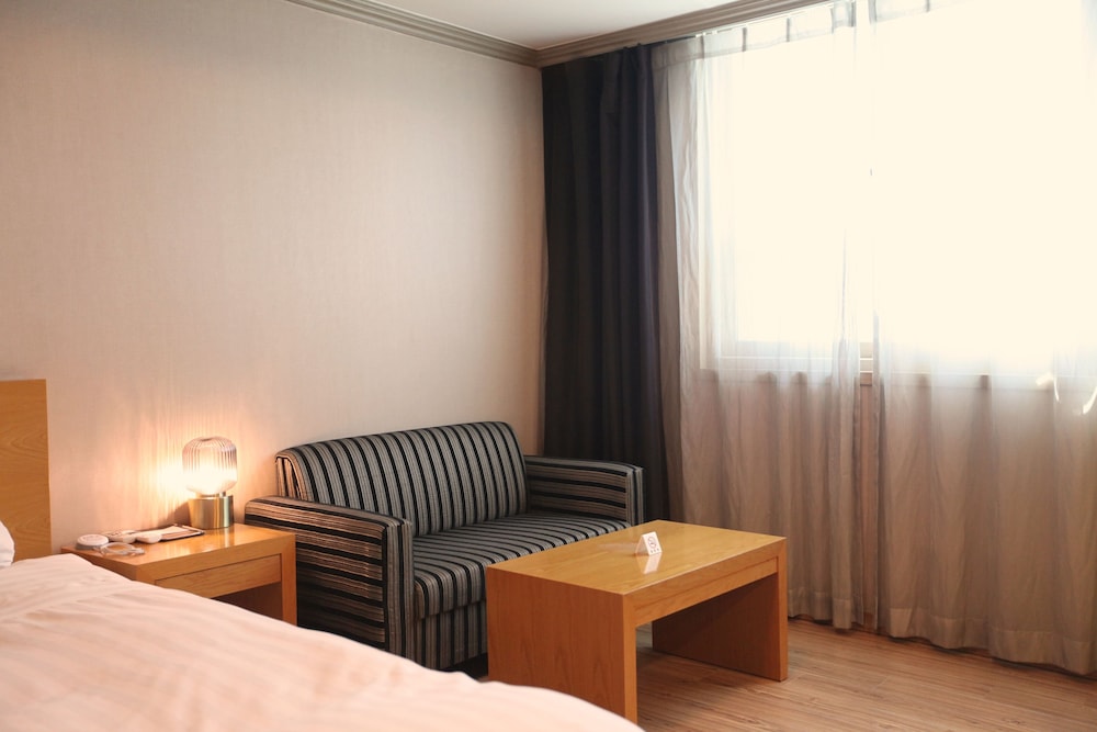 Changwon AT Business Hotel 8/21