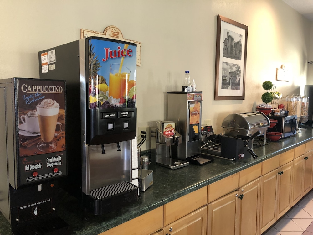 Econo Lodge Inn & Suites Hardeeville-I-95 37/59