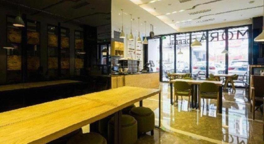 Lavande Hotels (Guangzhou Fangcun Huadiwan) 35/45