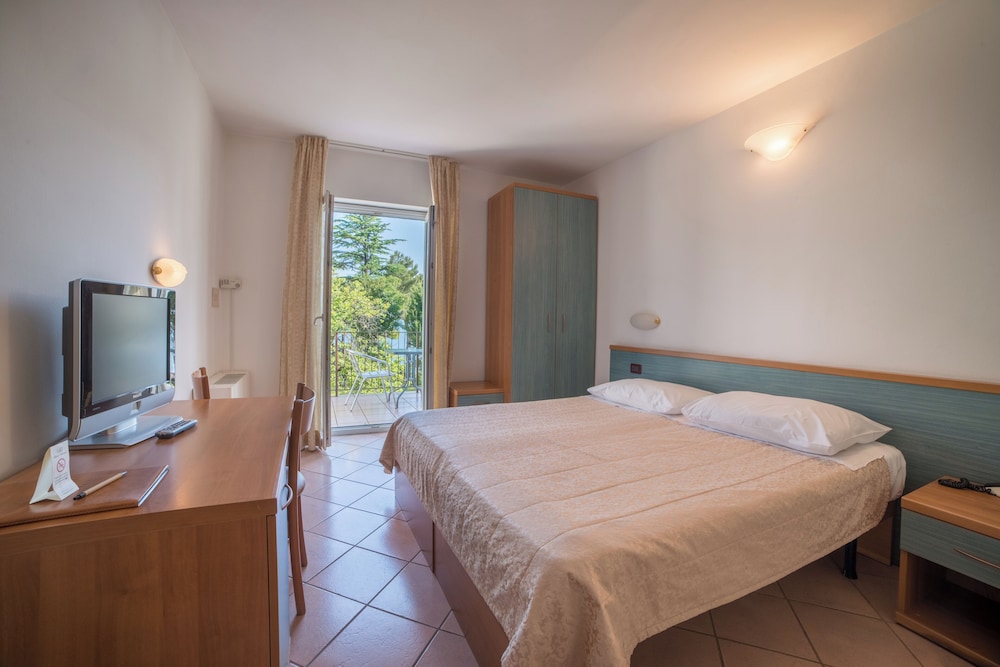Belvedere Resort Hotels 30/62