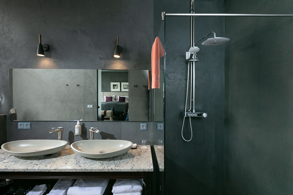 360 Boutique Hotel 49/49