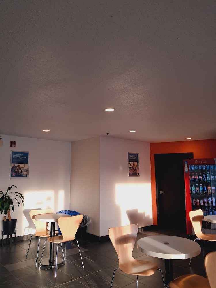 Motel6 Regina, SK 44/62