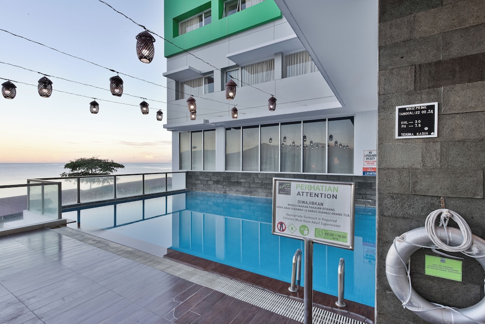 Whiz Prime Hotel Megamas Manado 40/42