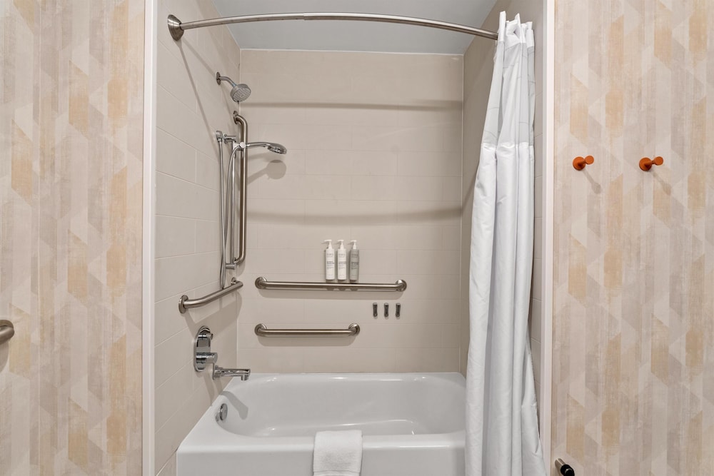 Hampton Inn by Hilton Wharton 39/40