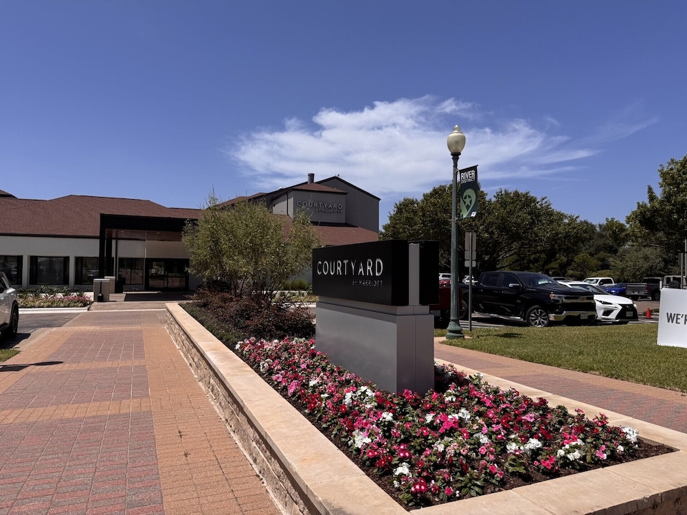 Courtyard by Marriott Waco 44/50