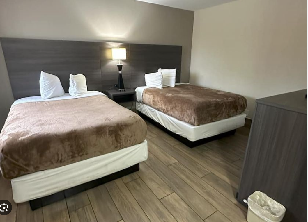 ROOM, 2 DOUBLE BEDS