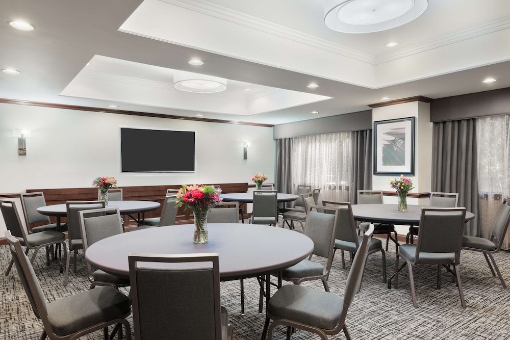 Hampton Inn Hartford Airport 30/44