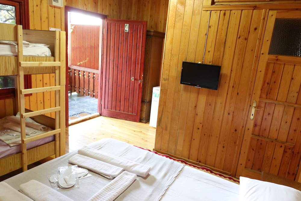 Albatross Dag Evleri Butik Otel 11/24