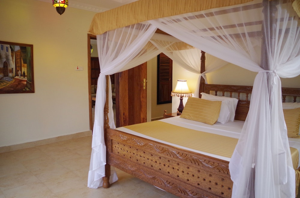 FAMILY, VILLA, MULTIPLE BEDS