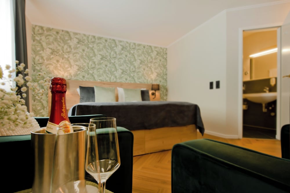 Atrium Hotel Amadeus 5/50