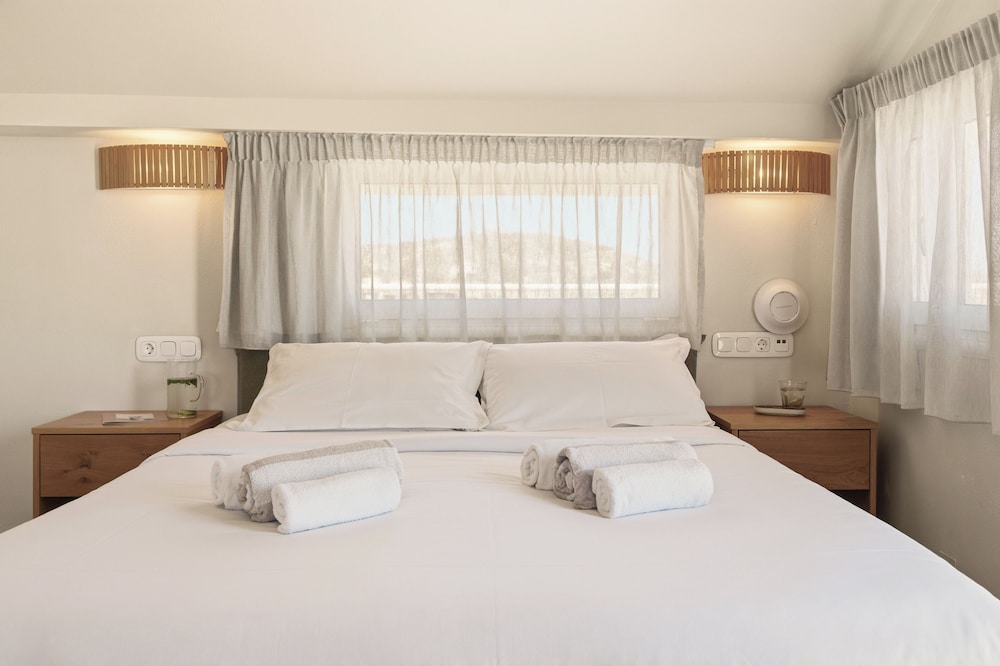 Irida Hotel 14/48