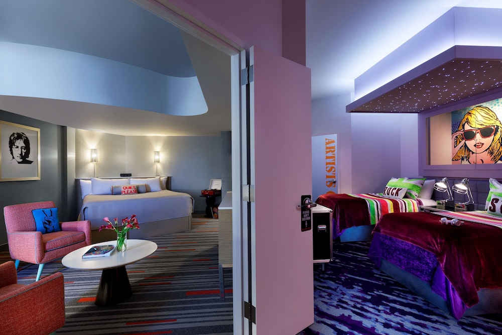 Universal's Hard Rock Hotel 44/69