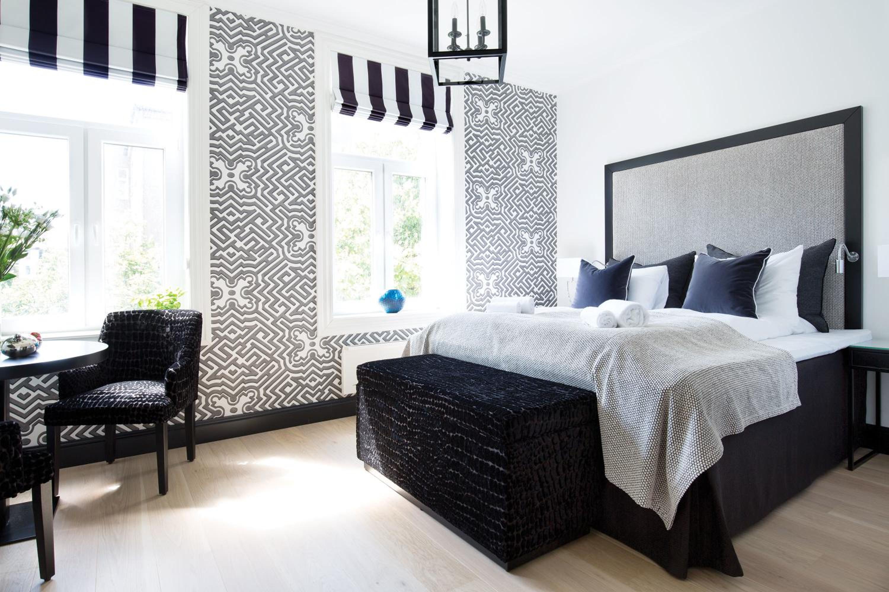 Studio, Queen Bed