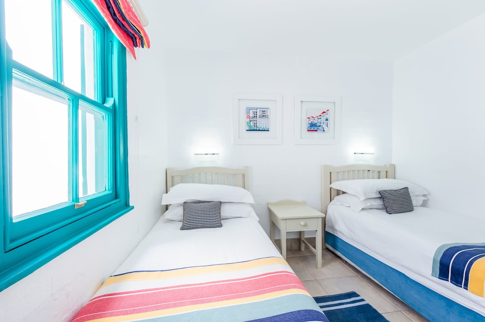 1 Bedroom, Village, King and Twin Beds