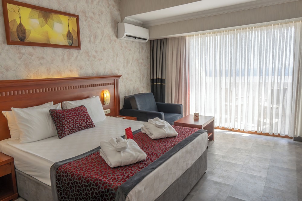 Casa Fora Beach Resort 22/67