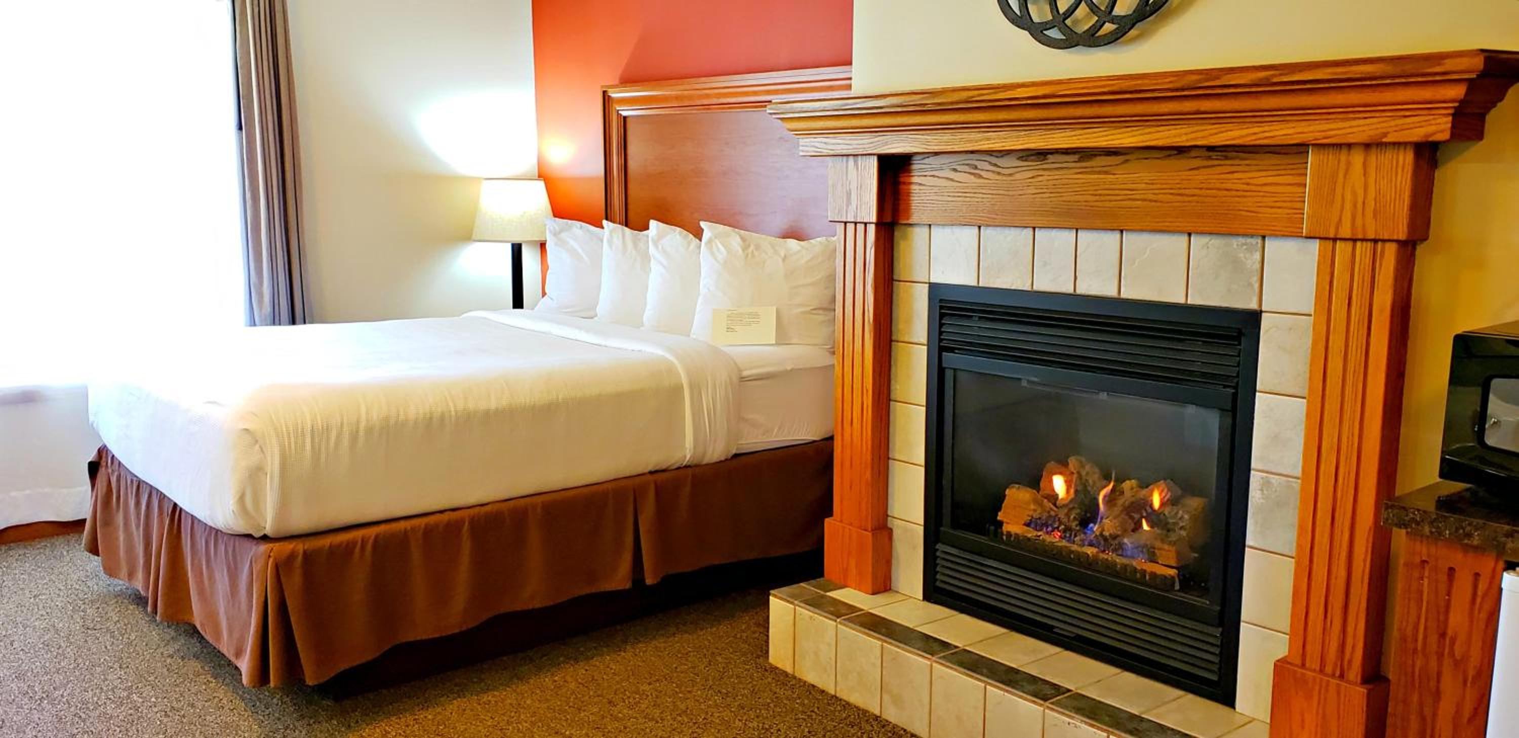 Queen Bed, Hot Tub