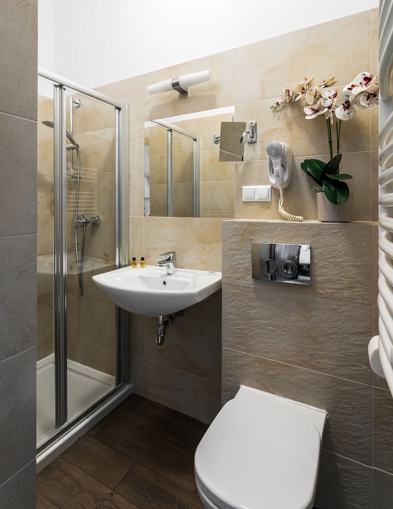 PERGAMIN ROYAL APARTMENTS 37/41