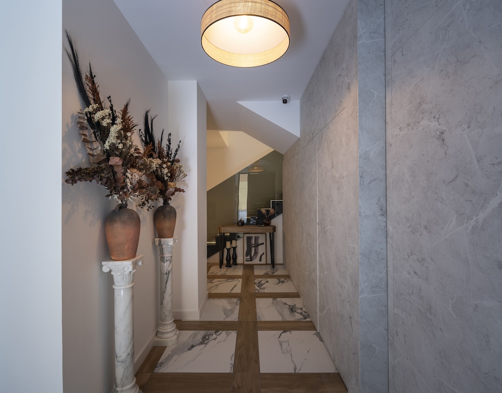 Palatina Concept Suites 10/90