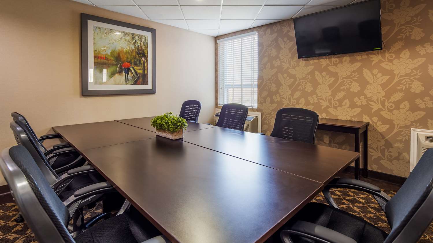 Best Western Plus Bowmanville 11/16