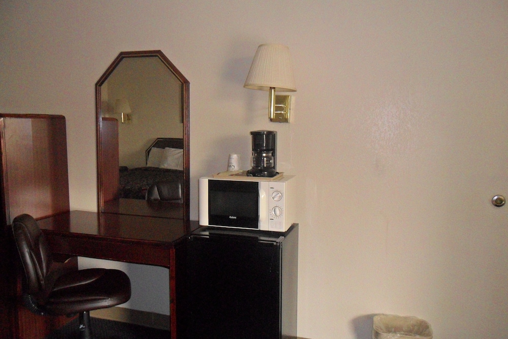 Days Inn And Suites Selma 40/54
