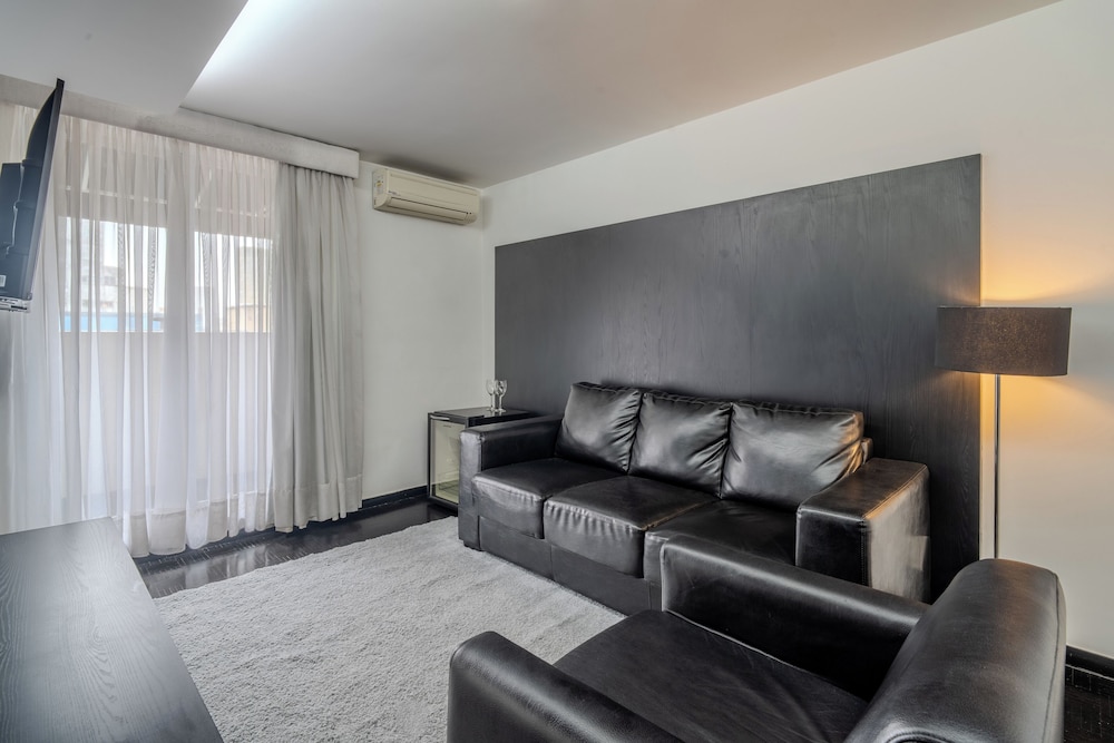 155 HOTEL 38/54